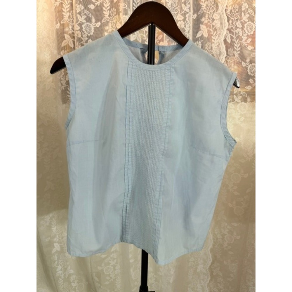 Vintage Light Blue Pintuck Pleated Sleeveless Blouse Pastel Keyhole Back Top